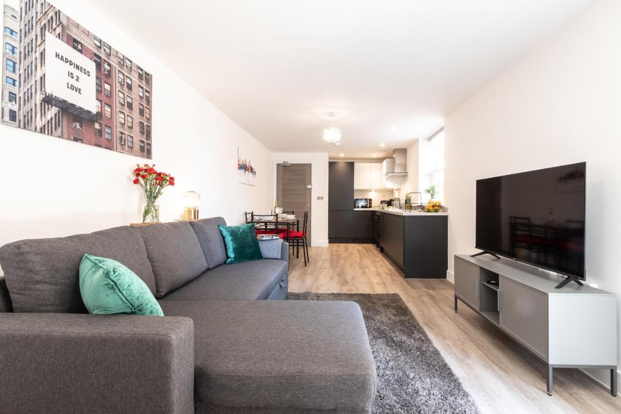 Welcome 4 Business Or Pleasure! Super Central Southampton 'City Vibes' # Stylish Apartment With Outdoor Space 1-4 Guests Book Your City Break Or Pre-Cruise Stay! Close To Mayflower Theatre, Universities, Cruise Terminals, Hospitals & Shops! Exterior photo